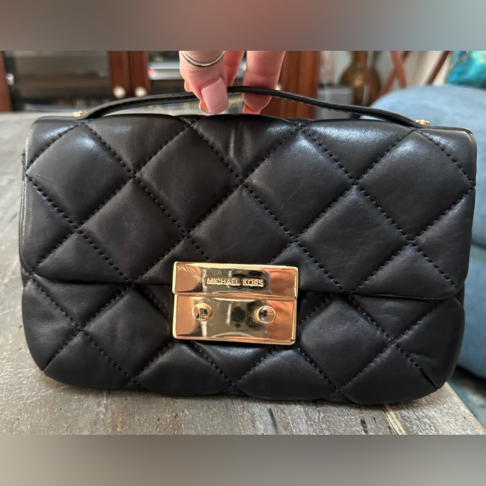 MICHAEL Michael Kors Black Quilted Shoulder Bag with Gold Chain - Picture 2 of 14